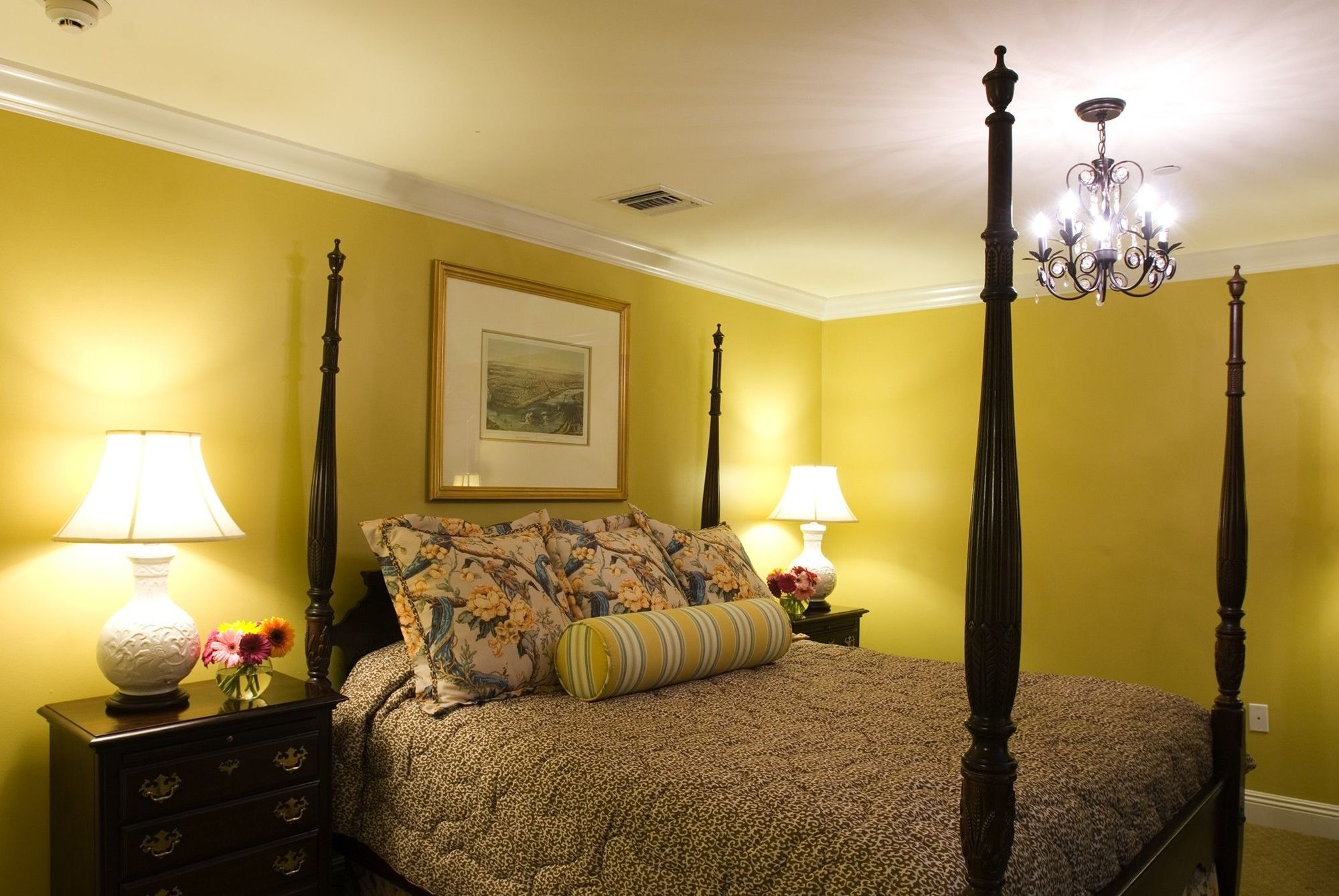 Bienville House Hotel Новый Орлеан Номер фото
